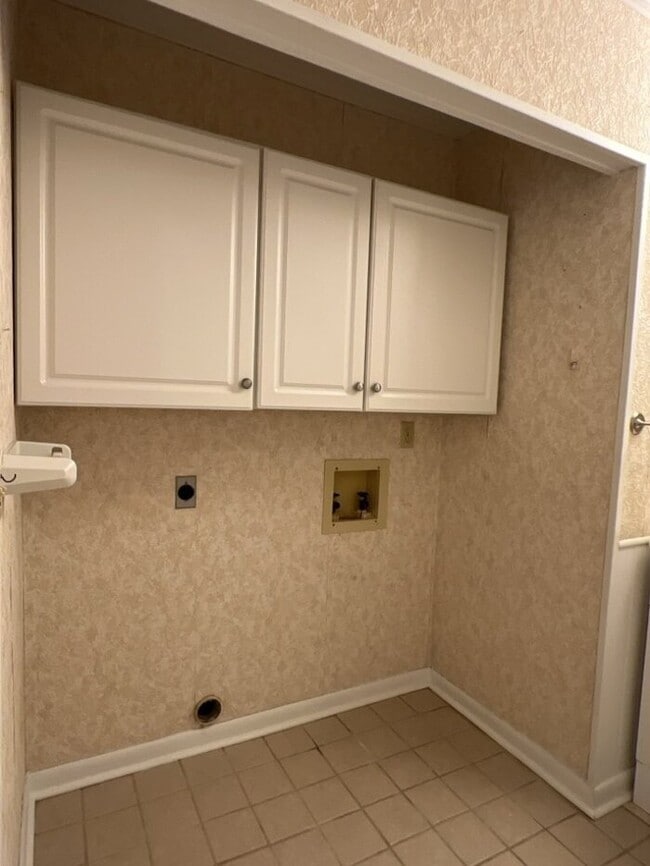 Building Photo - 115 Lancashire Rd