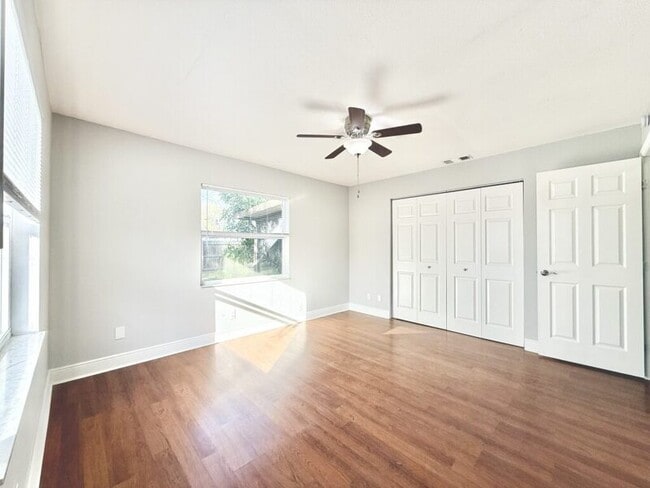 Building Photo - 6475 Cedarbrook Dr