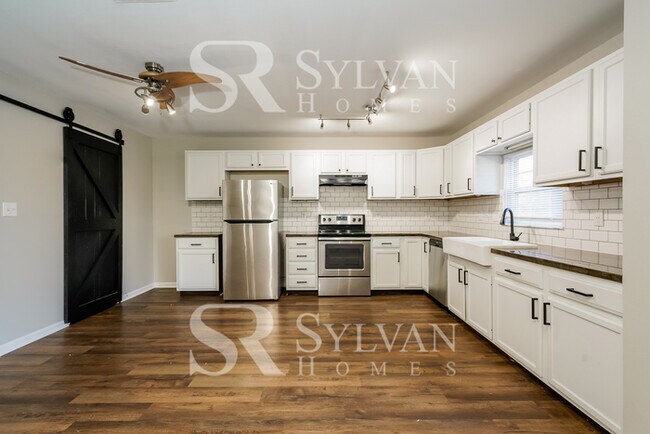 Building Photo - Rest. Relax. Recharge. Home awaits!