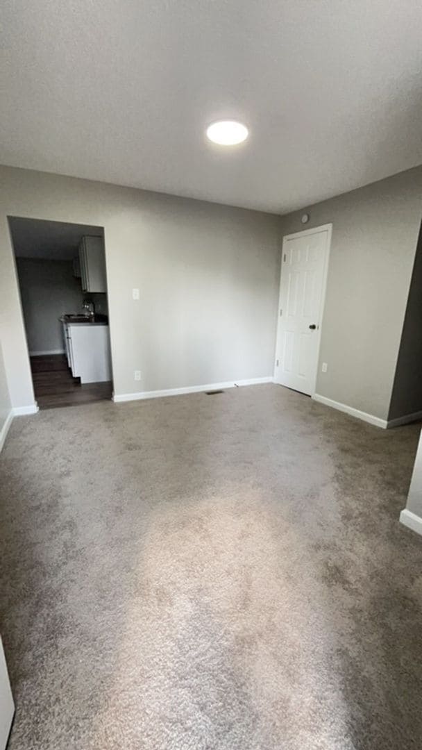 Building Photo - 1st Floor - 3 Bed 1 Bath