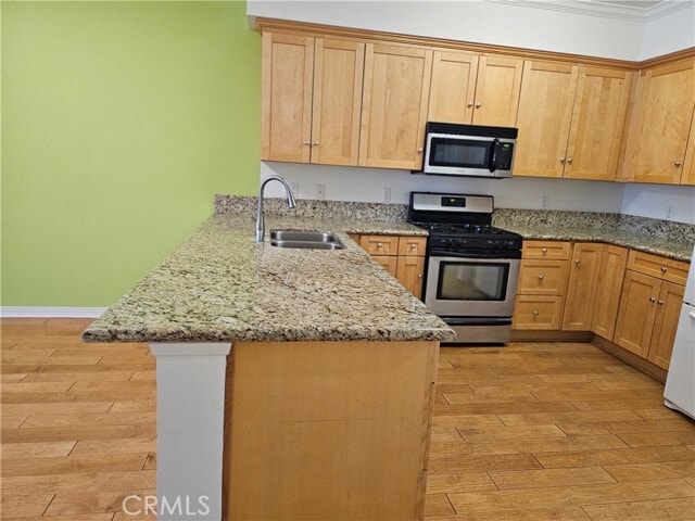 Building Photo - 214 S Alexandria Ave