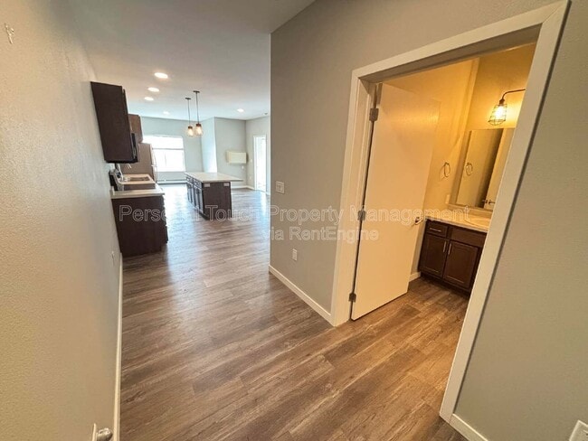 Building Photo - 600 8th St S