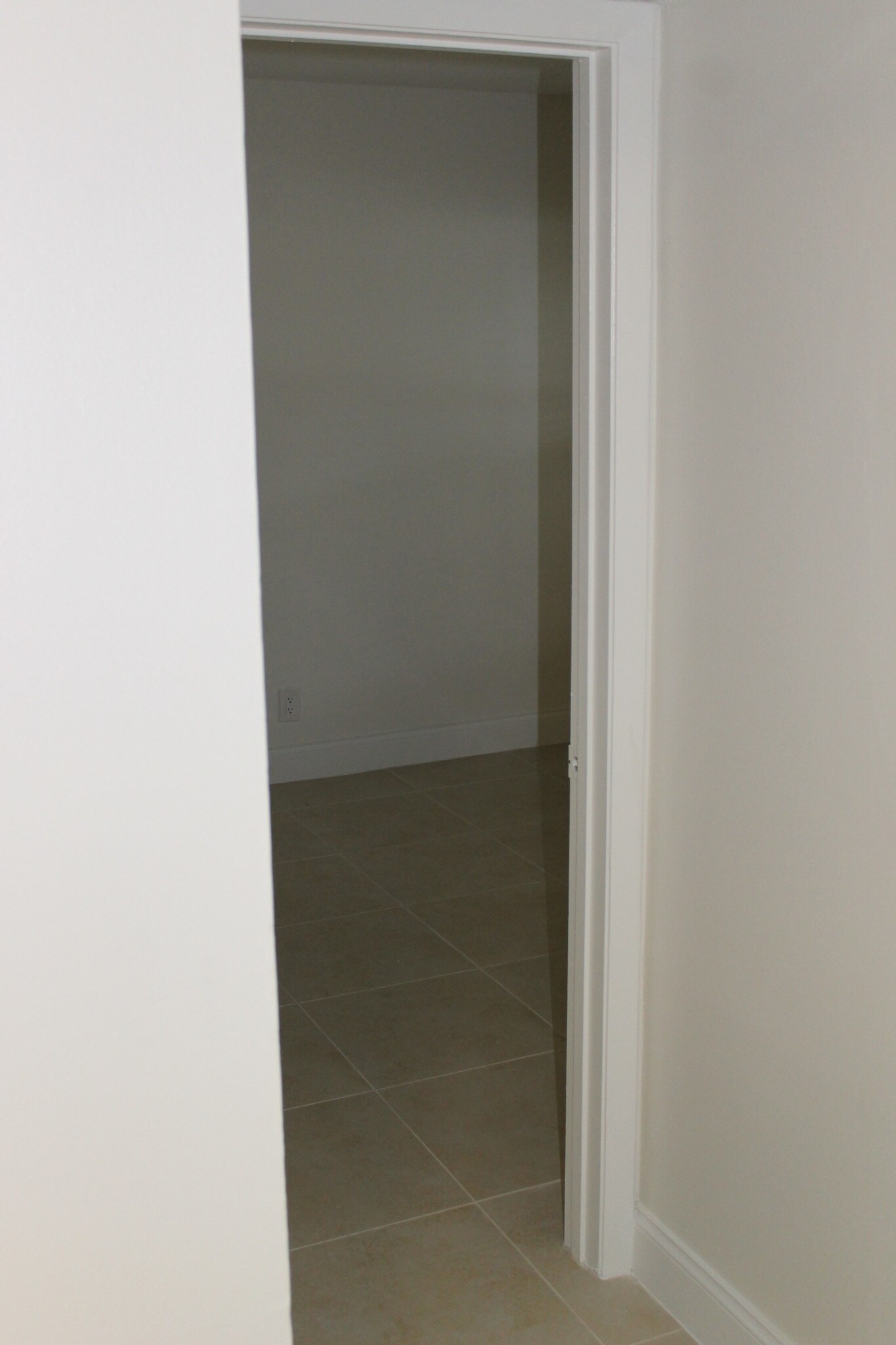 Building Photo - 21900 Lake Forest Cir