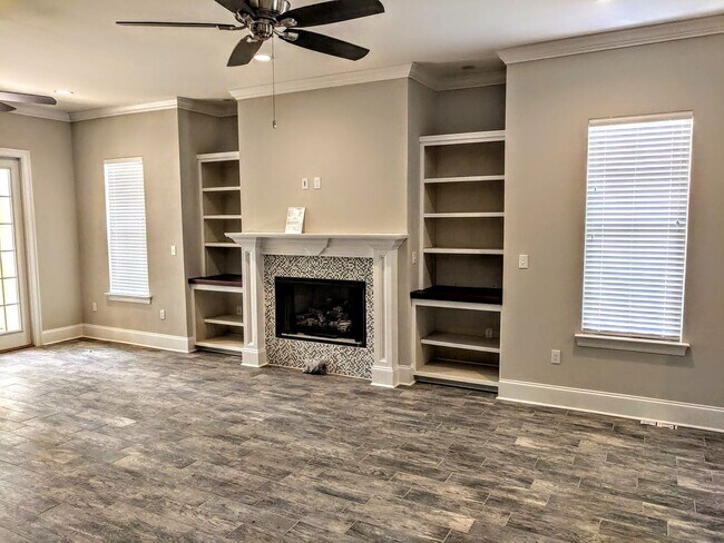 Building Photo - An amazing Townhouse for people who like big open space down Bedroom 4 Bathroom 3.5