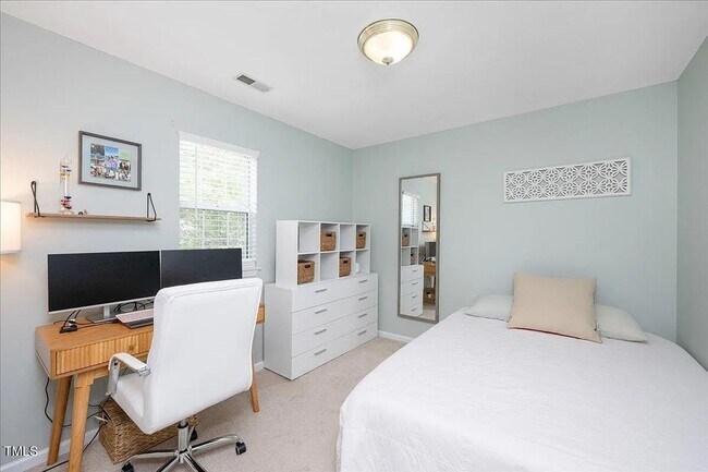 Building Photo - 3 Bedroom Home in Heart of Raleigh!