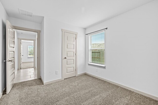 Building Photo - 4903 Pne Hvn Ln