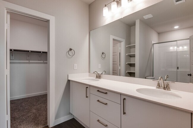 Building Photo - AVAILABLE NOW! GORGEOUS 3 BEDROOM DUPLEX LOCATED IN MIDLOTHIAN ISD!