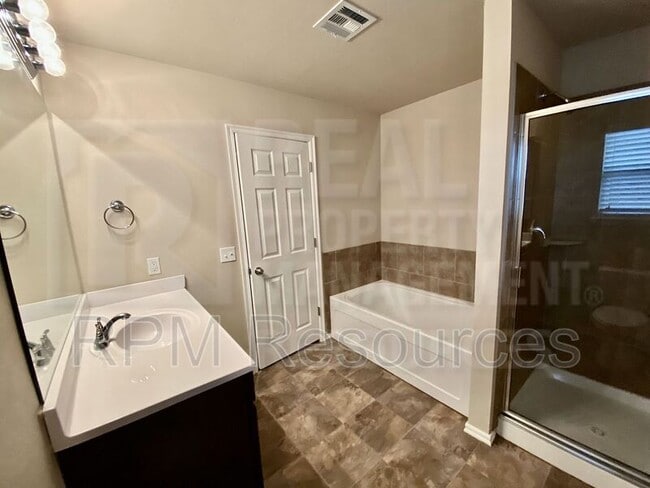 Building Photo - 11529 SW 26th St