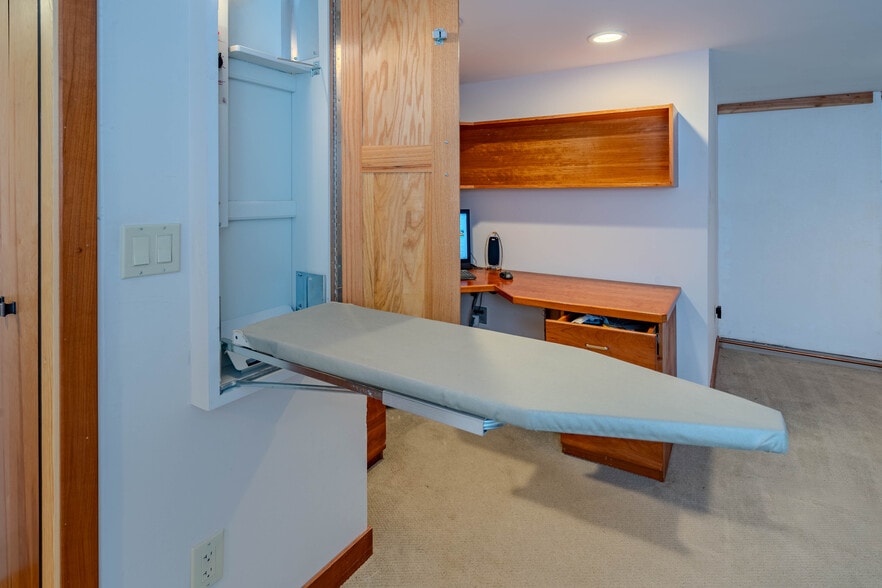 Building Photo - 215 Old Newtown Rd