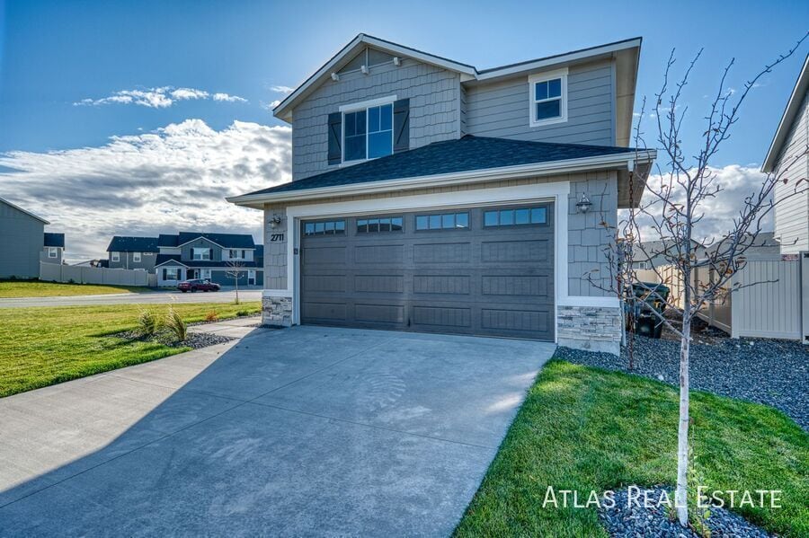 Building Photo - 2711 W Balboa Dr