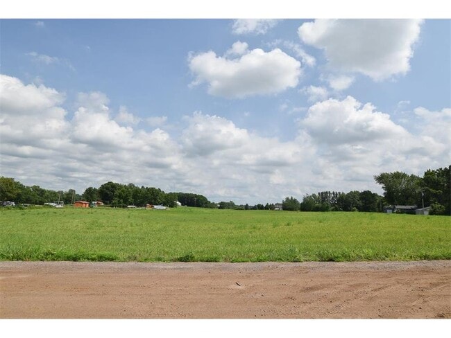 Building Photo - 1621 Larson Dr
