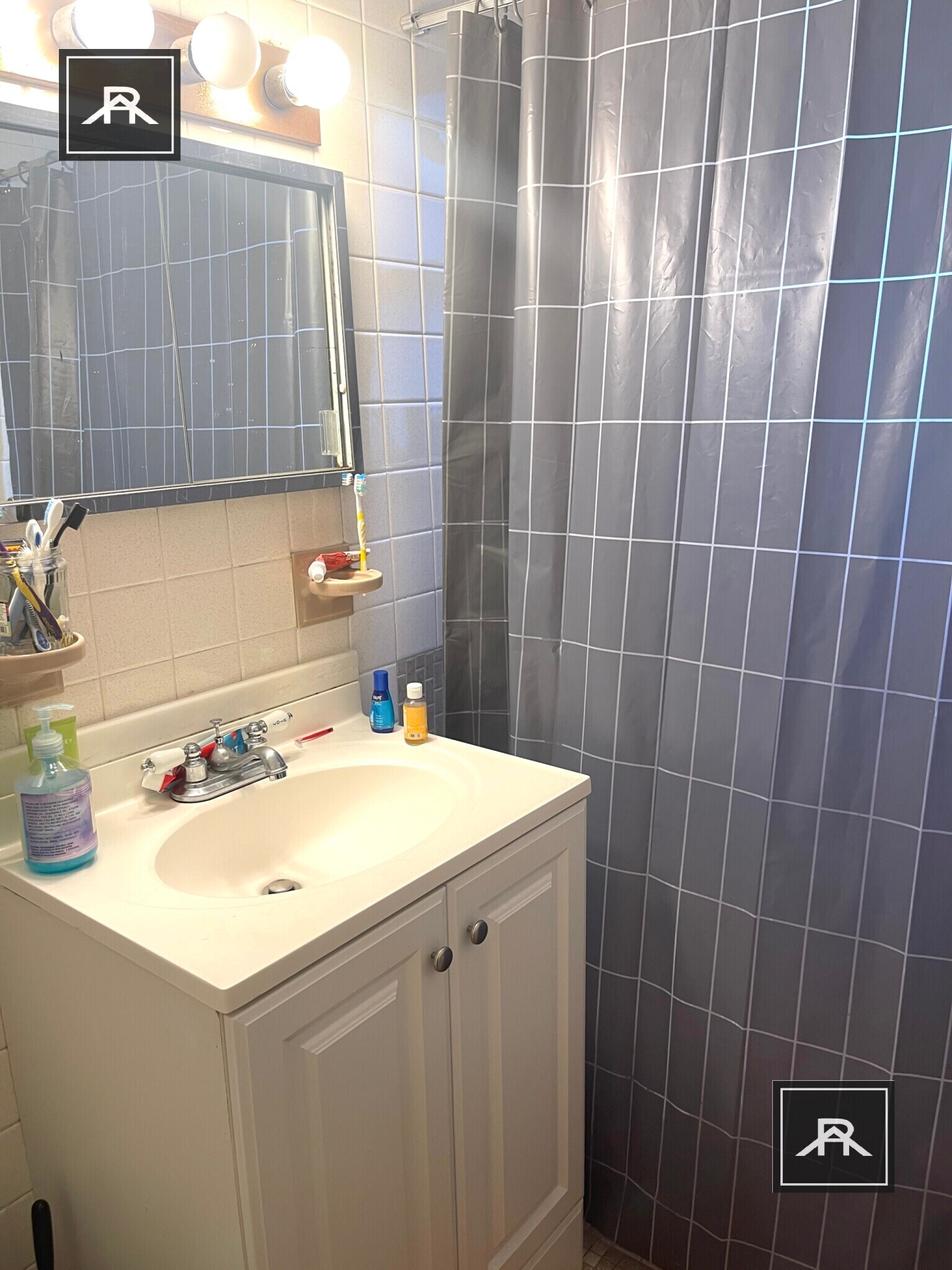 Building Photo - 96 Kent St