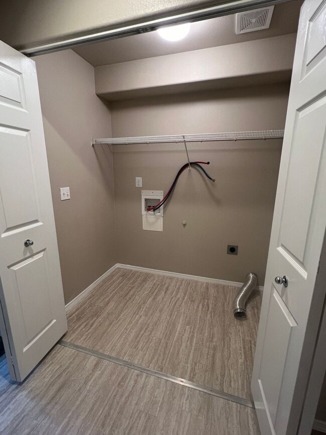Building Photo - 3 Bedroom 2.5 Bath Home in Kelly Creek Estates