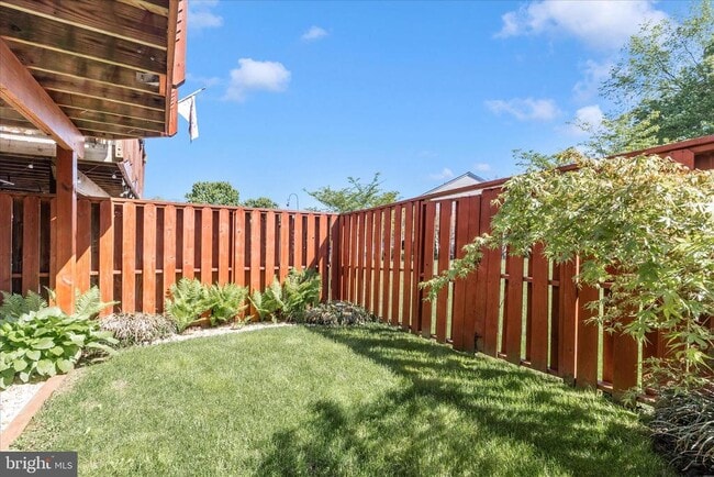 Building Photo - 5621 Queen Anne Ct