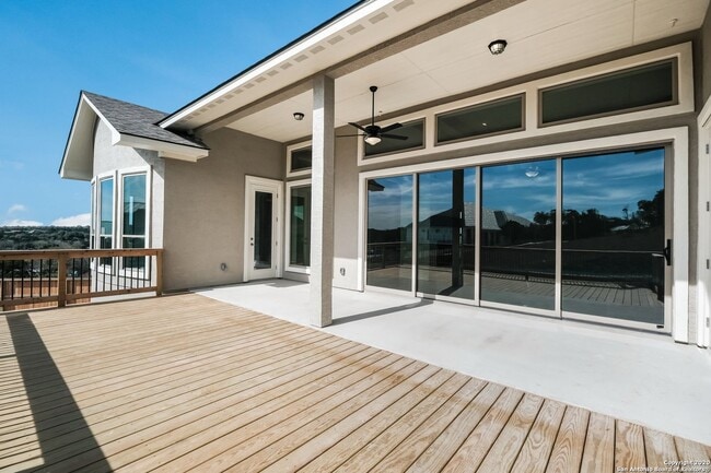 Building Photo - Timeless Luxury