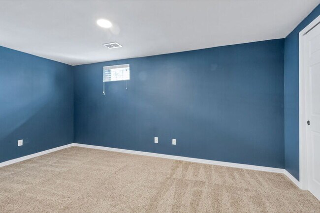 Building Photo - 7085 W 71st Ave