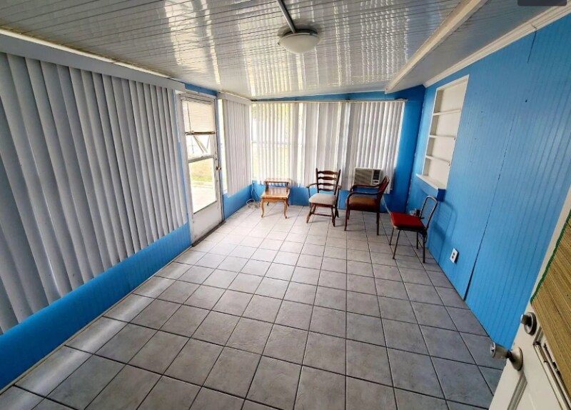 Building Photo - 23 Hibiscus Dr
