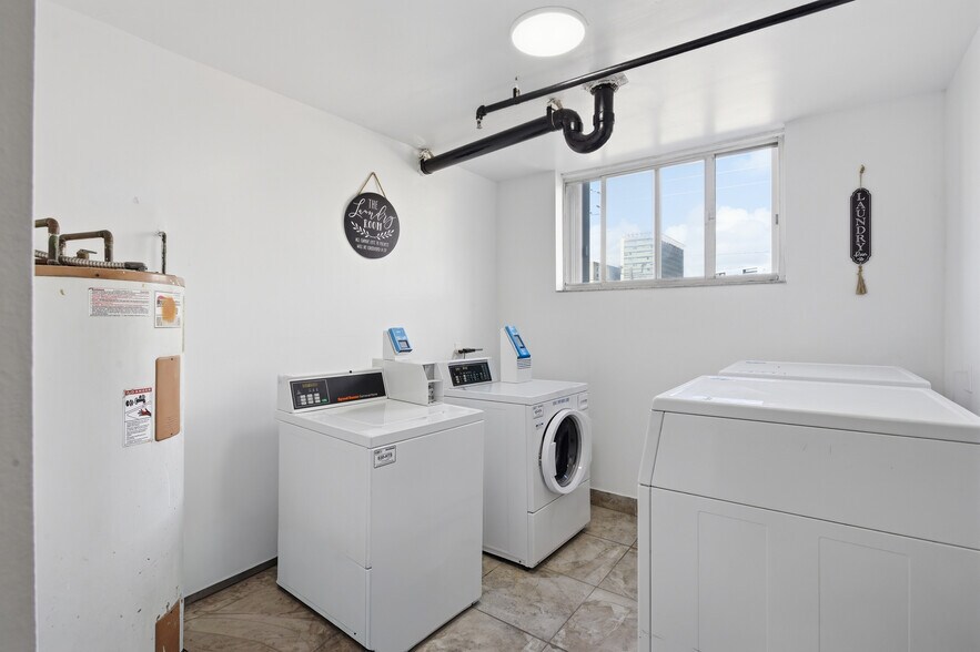 Building Photo - 1010 NW 11th St