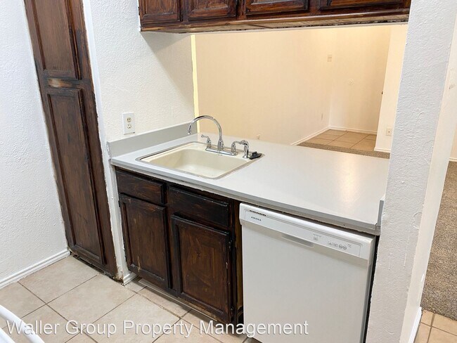 Building Photo - 9737 Whitehurst Dr