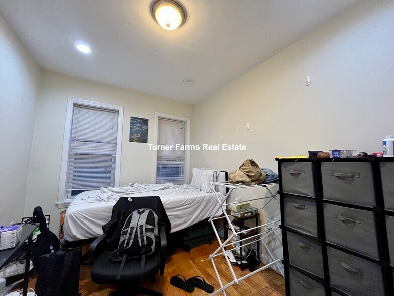 Building Photo - 179 Northampton St