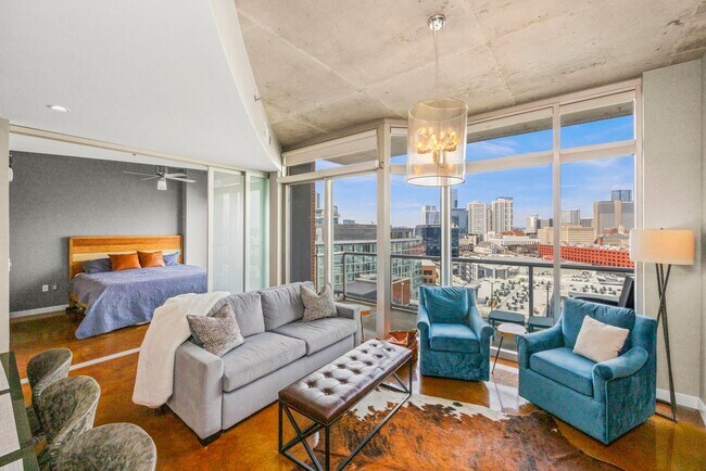 Building Photo - 600 12th Ave S