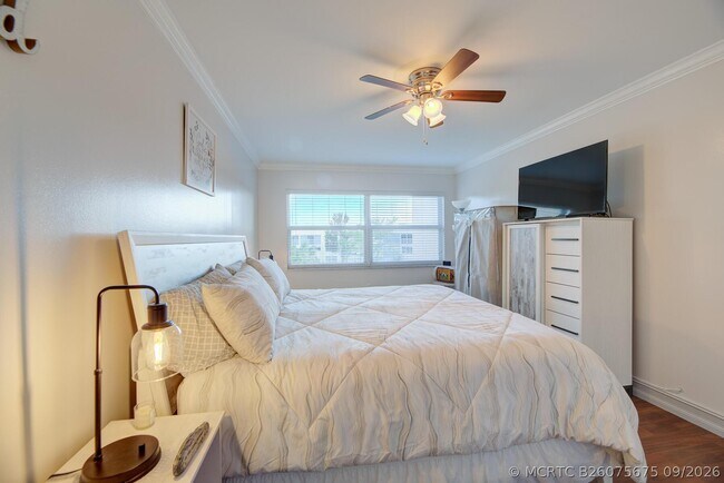 Building Photo - 6850 Royal Palm Blvd
