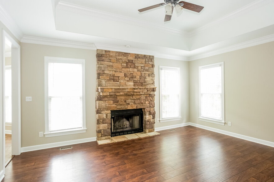 Building Photo - 7626 Garnkirk Dr