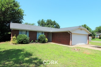 Building Photo - 1301 Del Norte Dr