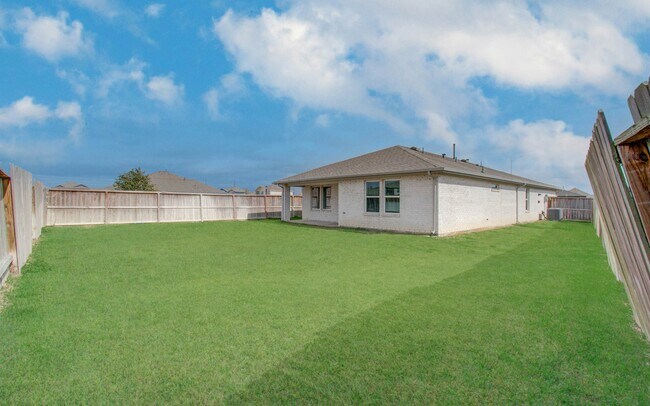 Building Photo - 10602 Great Basin Dr