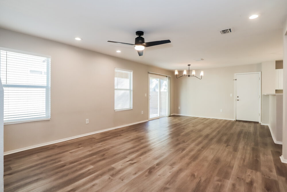 Building Photo - 2755 N Saramano Ln