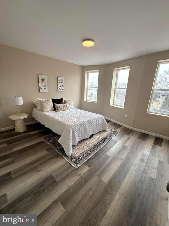 Building Photo - 1026 E North Ave