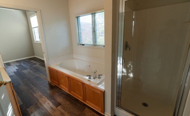 Building Photo - 1BR/1BA, Cherry Hill, Upscale Loft with Balcony!