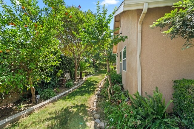 Building Photo - 687 Glenn View Ct
