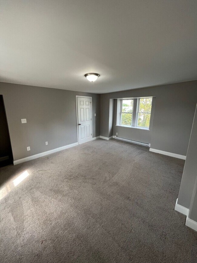 Building Photo - 2 BR Home Available in Allentown, PA
