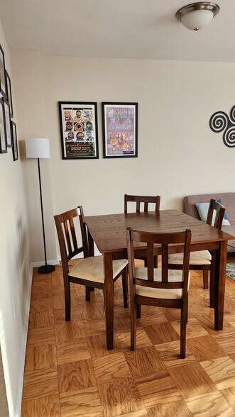 Building Photo - 2800 Wisconsin Ave NW