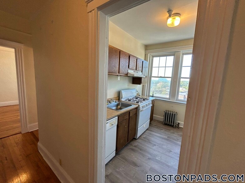 Building Photo - 1691 Commonwealth Ave