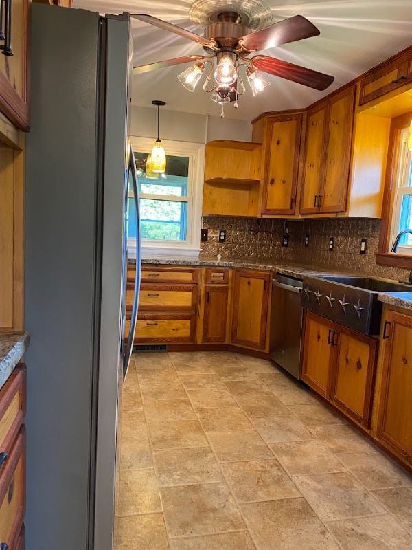 Building Photo - 907 Copp Rd