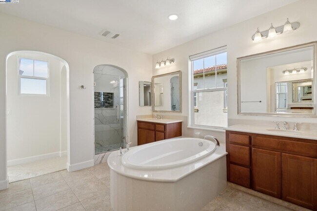 Building Photo - 454 Bengali Ct
