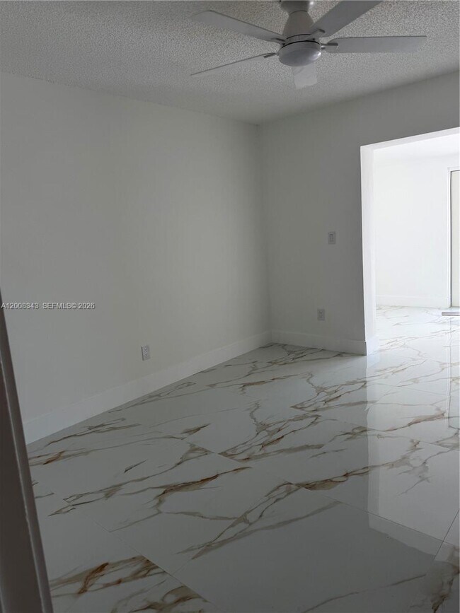 Building Photo - 2669 W 52nd St