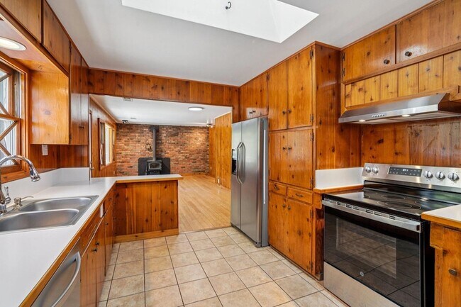 Building Photo - 54025 Strawberry Valley Dr