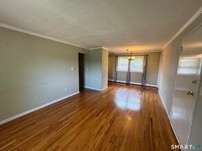 Building Photo - 7 Mountain Laurel Dr
