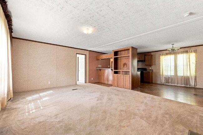 Building Photo - Spacious 3-Bedroom Rental on 1 Acre