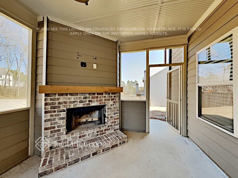 Building Photo - 829 Joy Dr