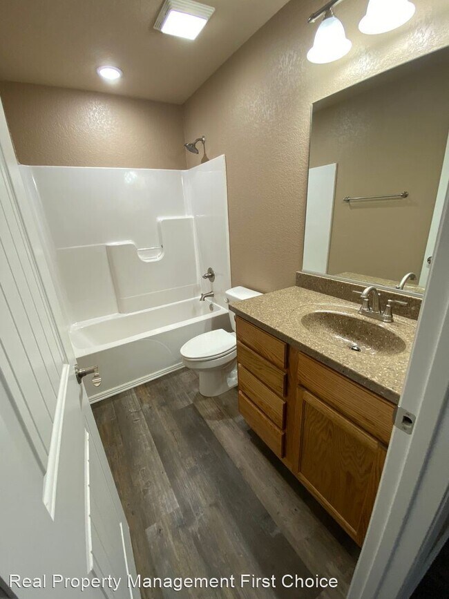 Building Photo - 3 br, 2 bath House - 713 Black Creek Lane