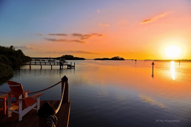 Building Photo - 1363 Oceanview Dr