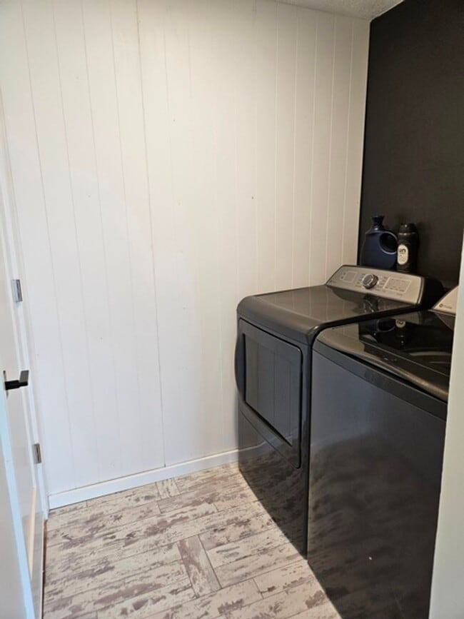 Building Photo - 3Bd/1Ba Single Story Home - For viewing!