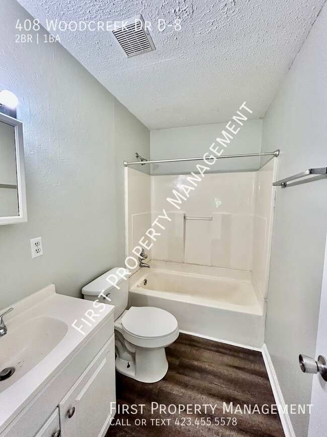 Building Photo - 408 Woodcreek Dr