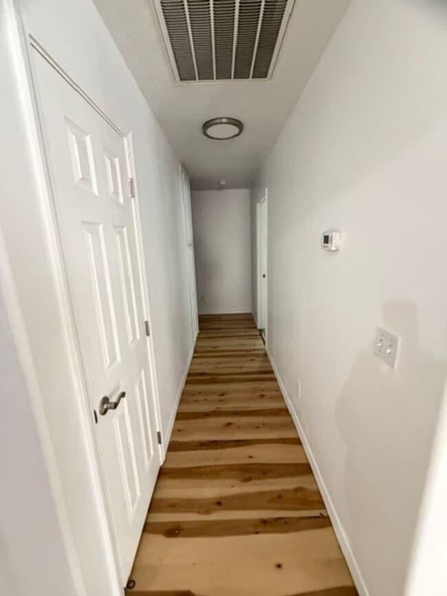 Building Photo - 1006 Frontier Ct