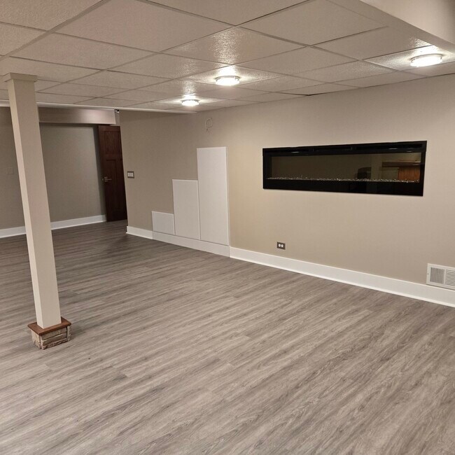 Building Photo - 25805 N Arrowhead Dr