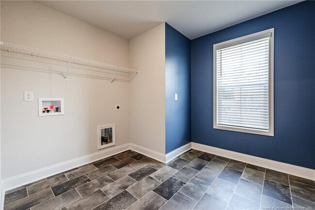 Building Photo - 429 Letterfearn Dr